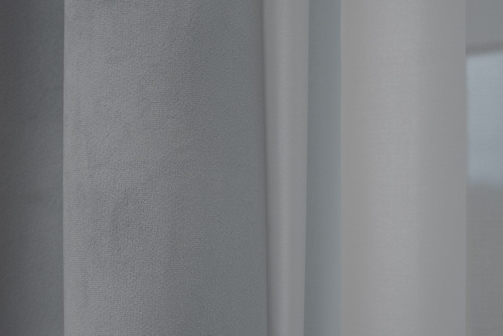 Портьера Silky 275х260см димаут голубая 3