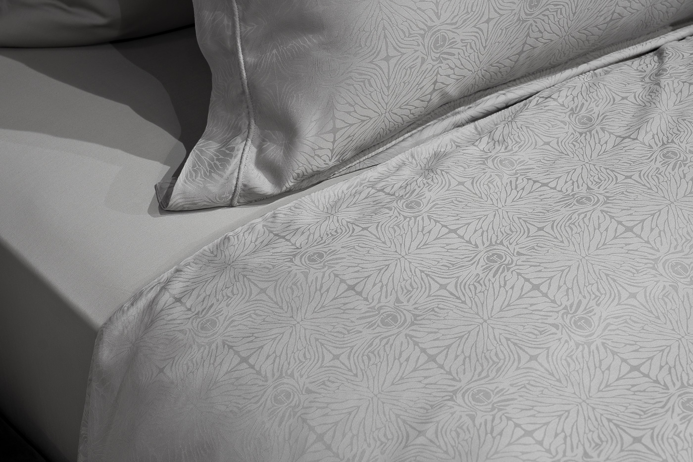 Простыня бамбук на резинке 180х200х30см оливковая 2