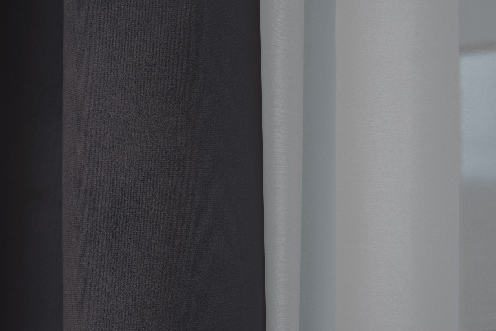 Портьера Шелк (Silky) 300х260см димаут серая 3