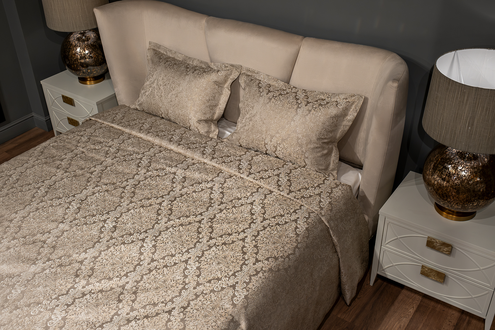 Комплект Emotion покрывало с двумя наволочками 2