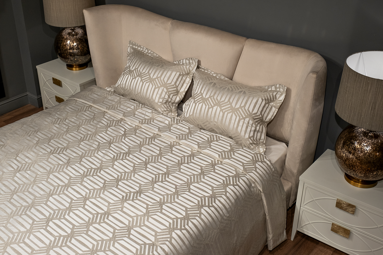 Комплект Артдеко (Artdeco) покрывало с двумя наволочками 2