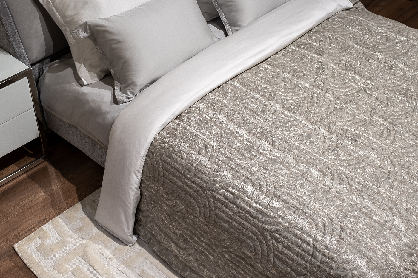 Покрывало Амбиция серое (Ambition ser) 260*260 со стежкой 2