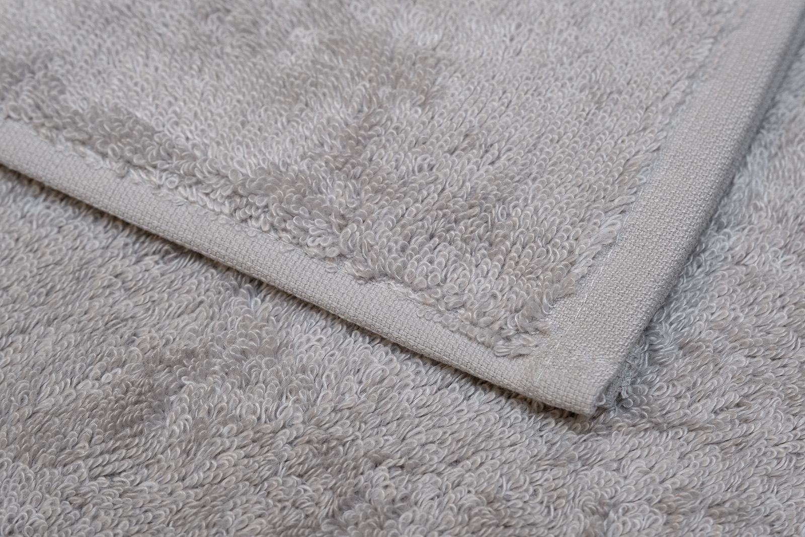 Полотенце «Лирика» 70*140 серое 4