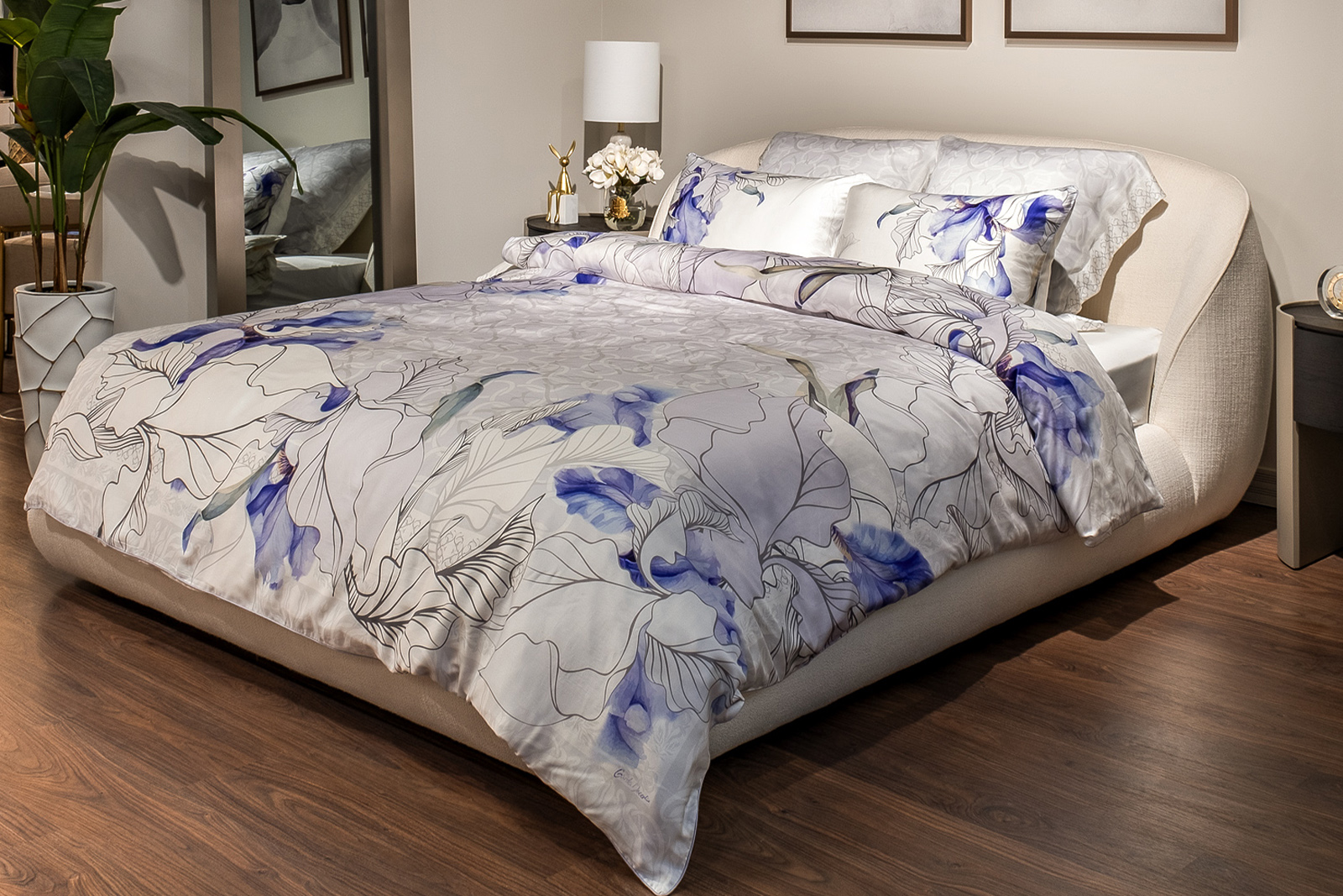 Комплект постельного белья «Ирисы» тенсель 145х210см (2шт) с наволочками 50х70см 2