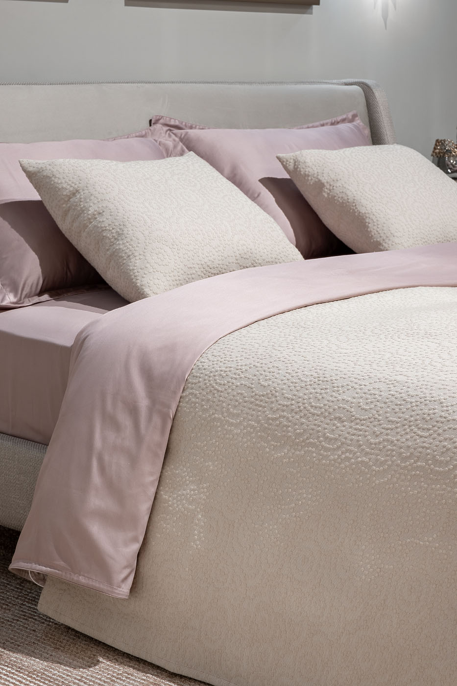 Наволочка декоративная «Иллюзия» 50х50см бежевая 3