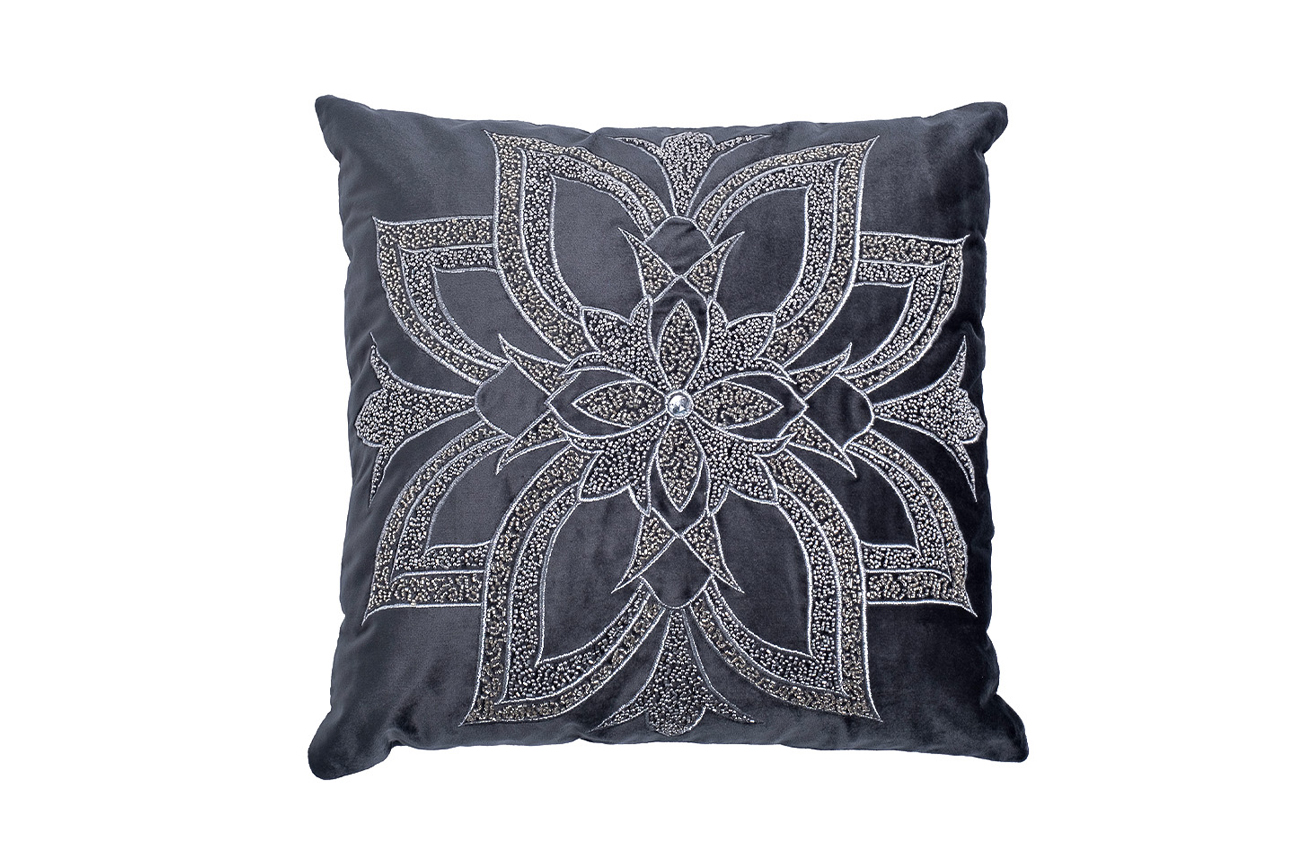 Подушка декоративная с вышивкой и бисером «Цветок» синяя 1
