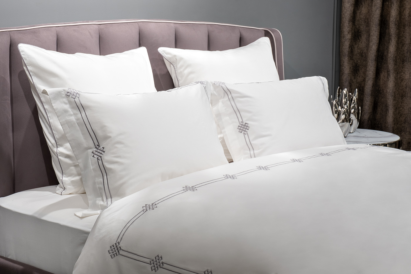 Комплект постельного белья «Арктик» с вышивкой кинг сайз 220х240см серый 2