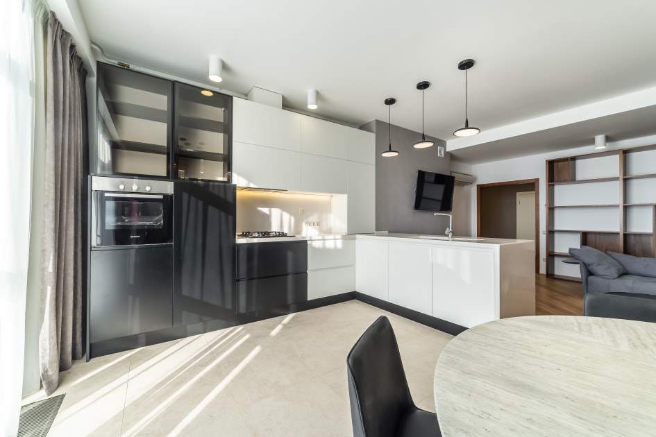 Белый и черный в интерьере фото 1