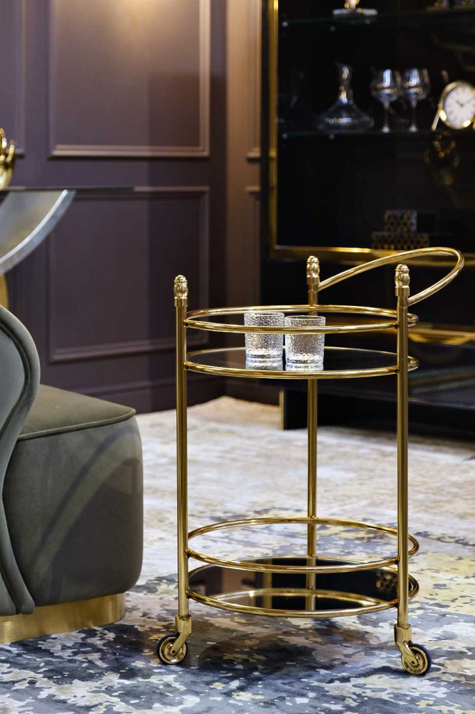 Столик с тонированным стеклом