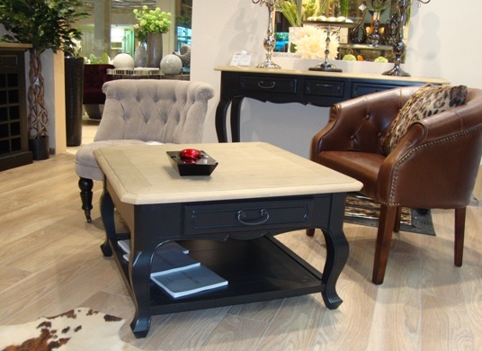 журнальный столик деревянный