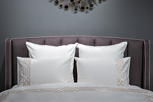 Комплект постельного белья «Паллада» с вышивкой семейный 145х210см золотой 3 (превью)