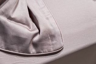 Простыня сатиновая на резинке 90х200х30см пудреная роза