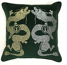 Подушка декоративная с вышивкой "Пара драконов" зеленая