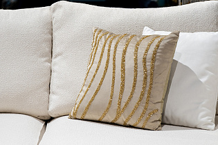 Подушка декоративная с бисером «Волна» бежевая 2 (превью)